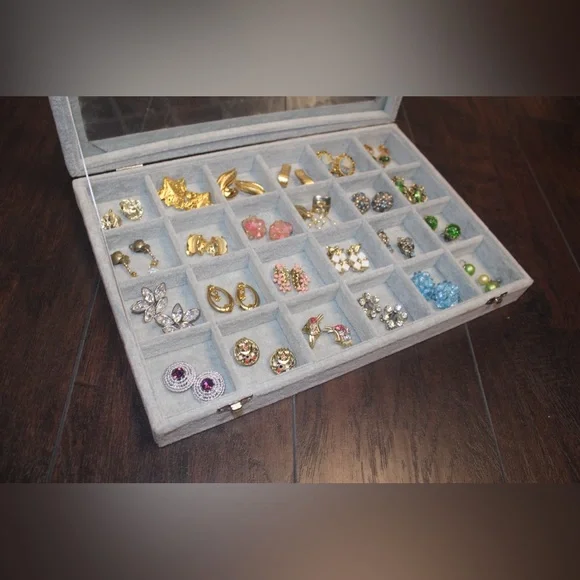 Vintage Jewelry Set - Picture 7 of 11